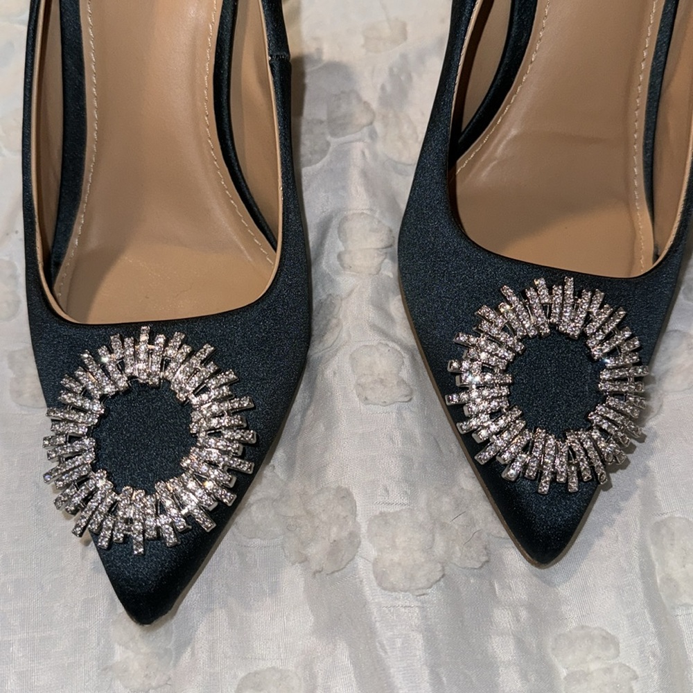 Express Heels - Picture 4 of 9